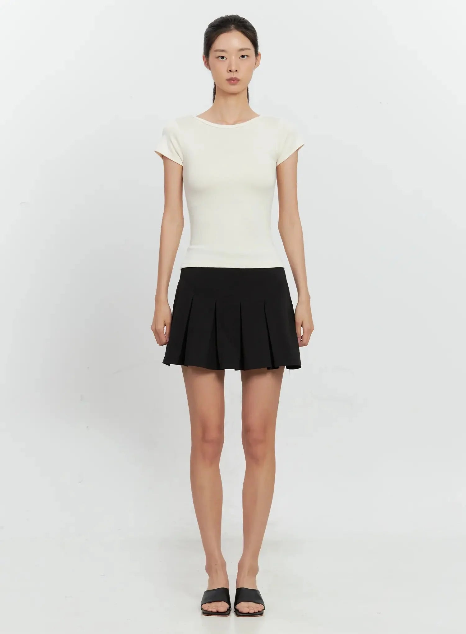 Classic Pleated Skirt IL528