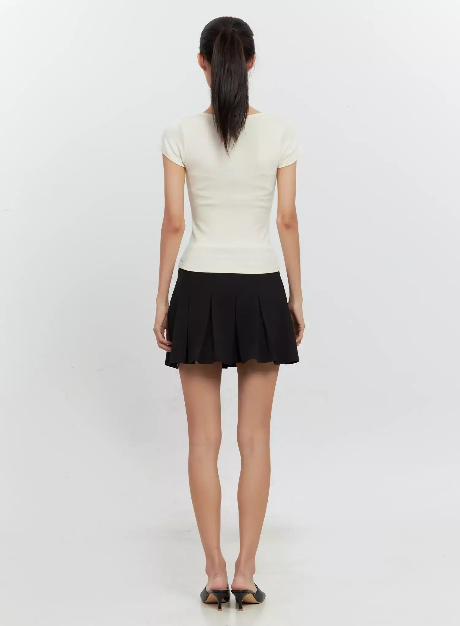 Classic Pleated Skirt IL528