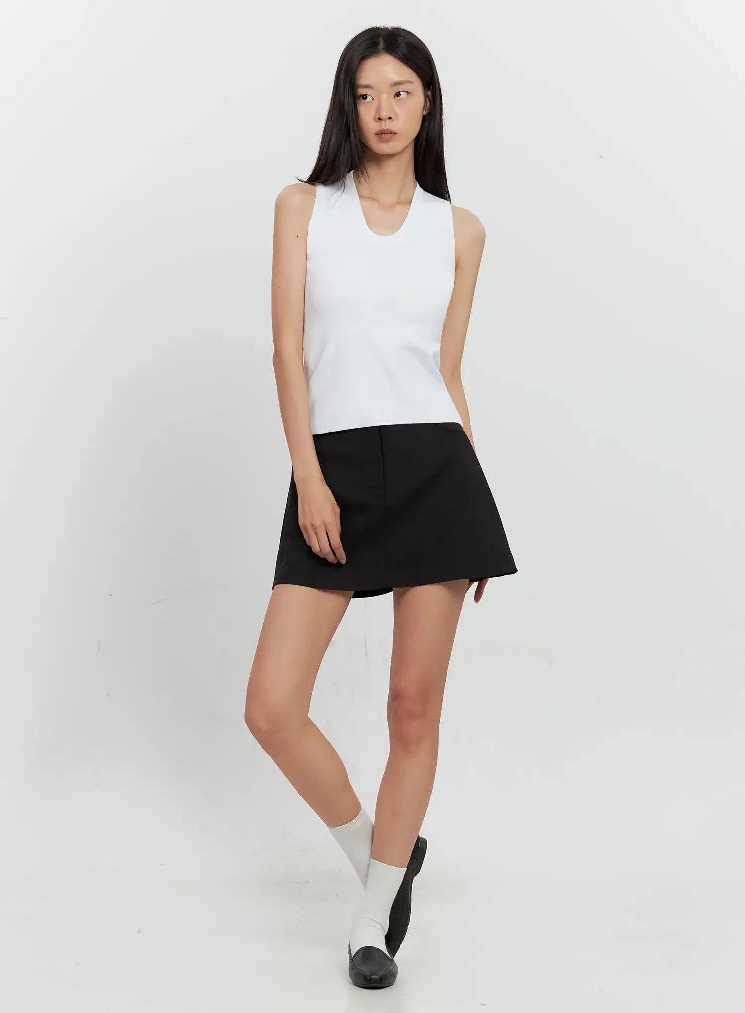 Low Rise Back-Band Skirt IL528