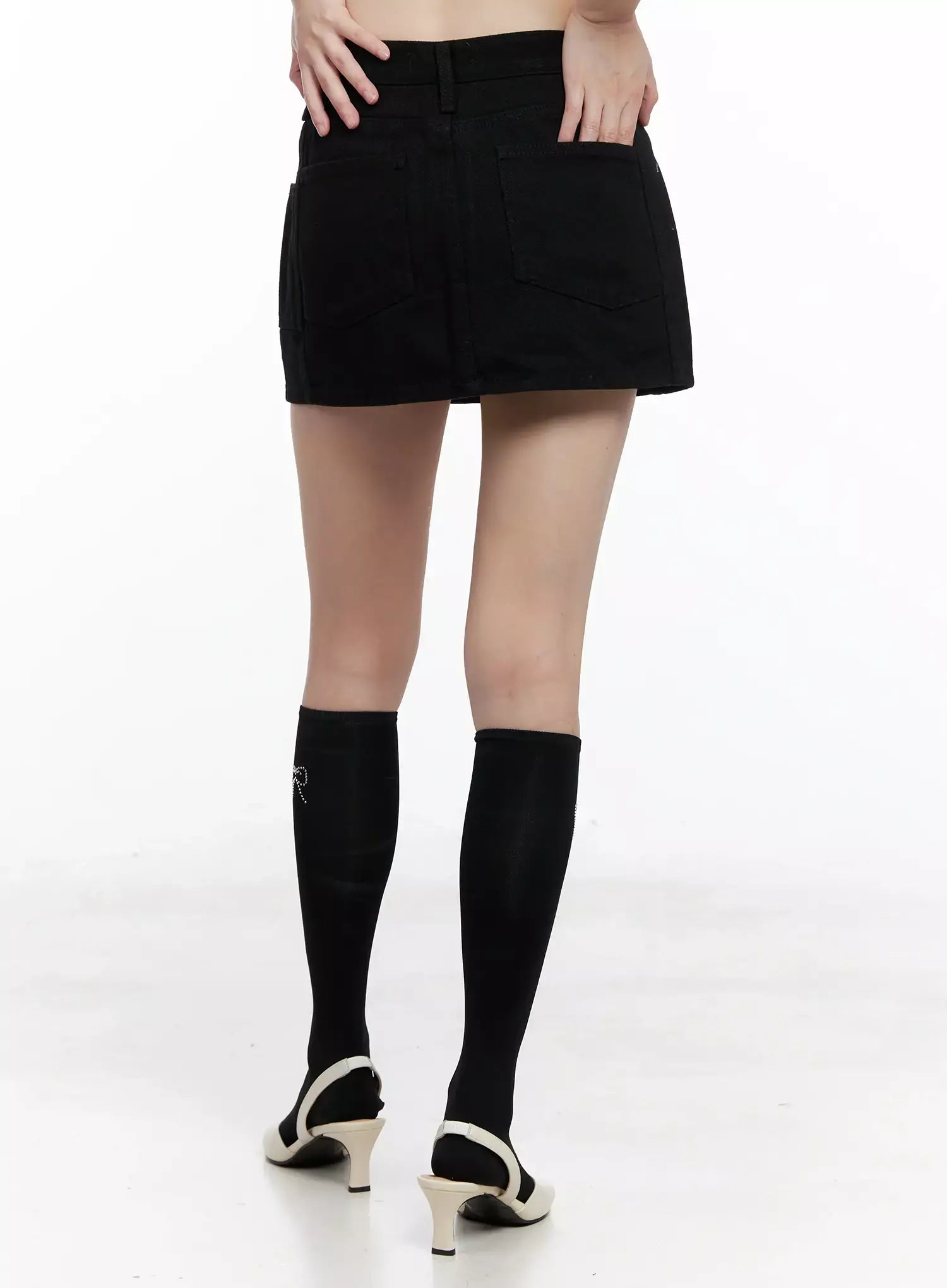 Classic Black Mini Skirt IL531